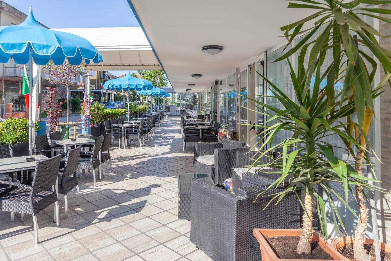 Hotel Bagli Римини Экстерьер фото