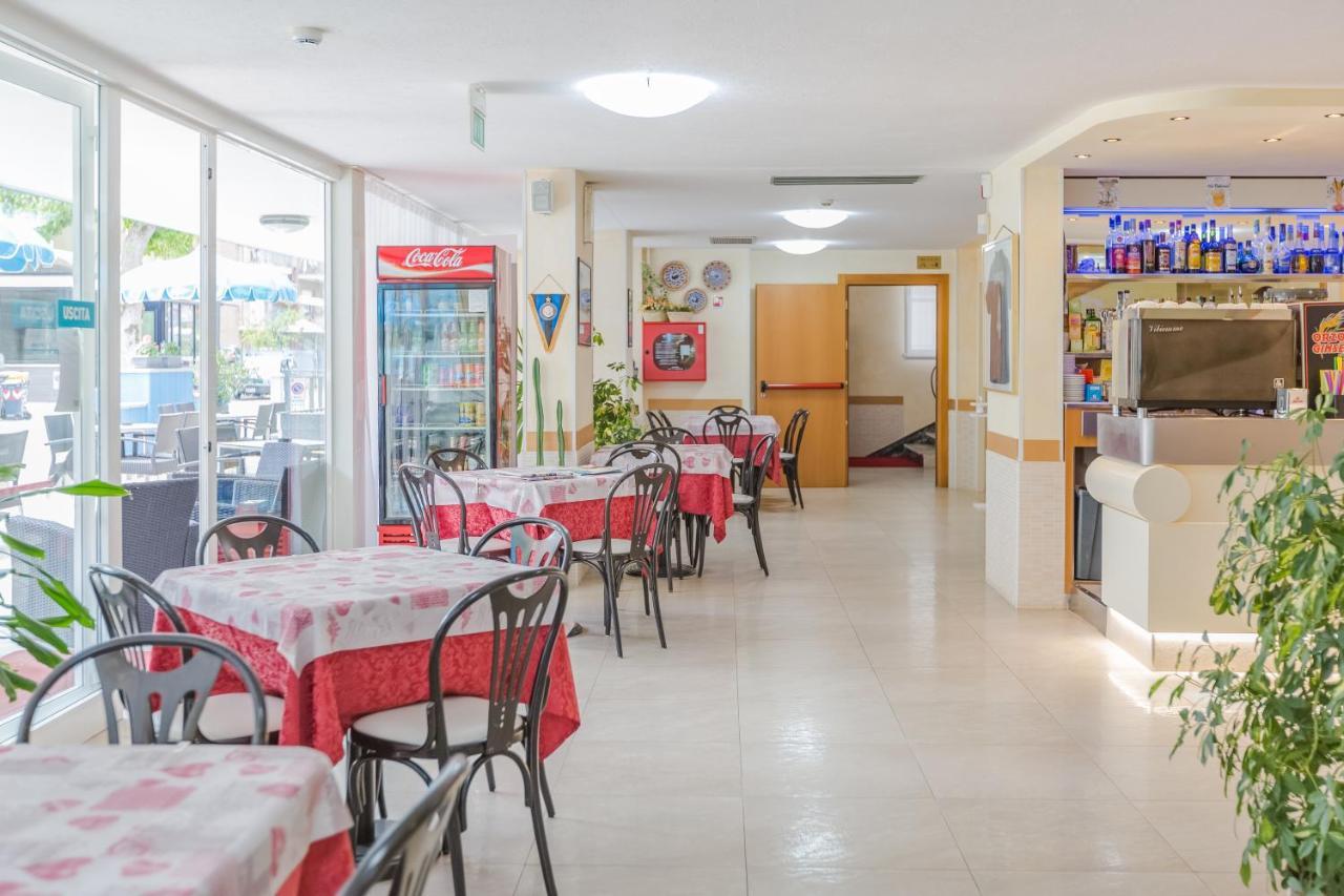 Hotel Bagli Римини Экстерьер фото