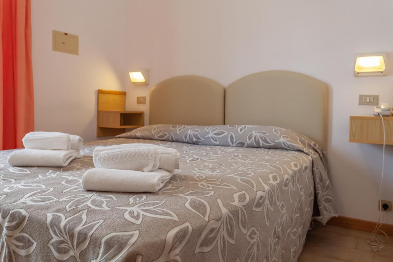 Hotel Bagli Римини Экстерьер фото