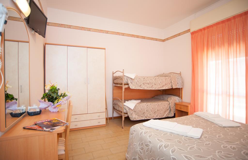 Hotel Bagli Римини Номер фото